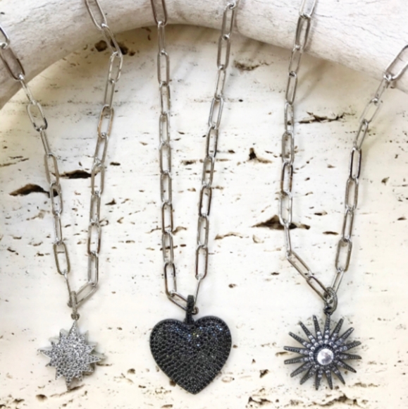 SILVER PAPERCLIP CHAIN NECKLACE WITH 12 PT PAVE CZ CRYSTAL STAR CHARM. - Picture 3 of 8